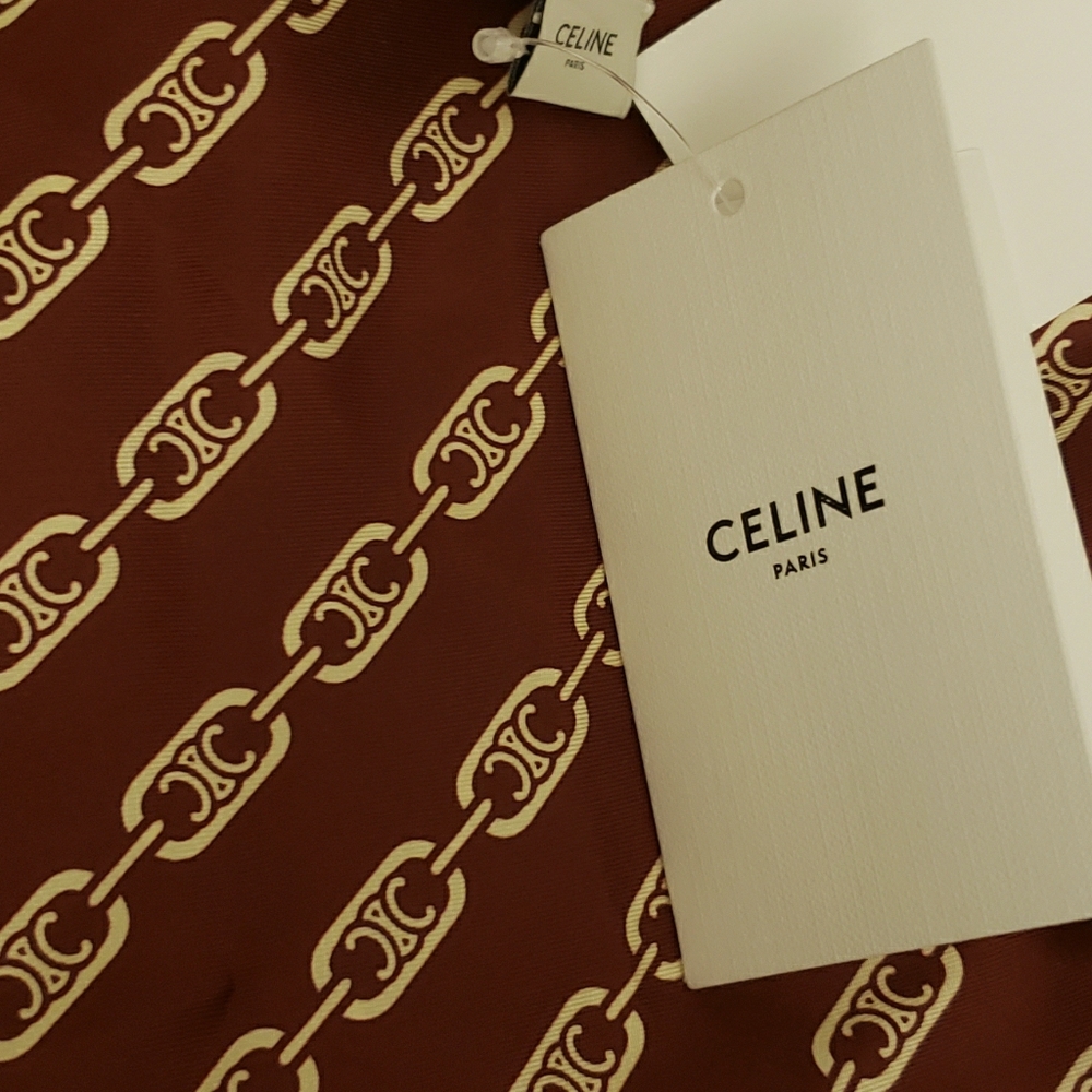 🤩Celine silk scarf w/ 'Triomphe' chain print 🤩